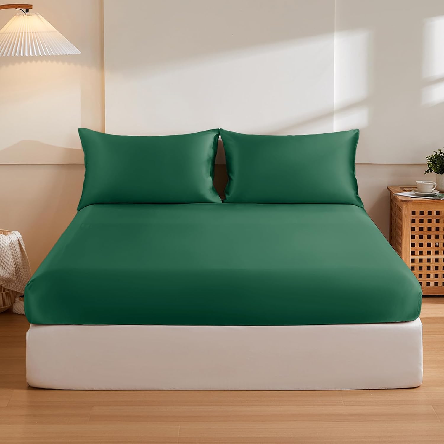 THXSILK 6A+ Top Grade 100% Pure Mulberry Silk King Fitted Sheet 3Pcs Set Bed Sheets Luxury Bedding for Hair and Skin Healthy Natural Materials, 1 Fitted Sheet with 2 Pillowcases, Emerald Green