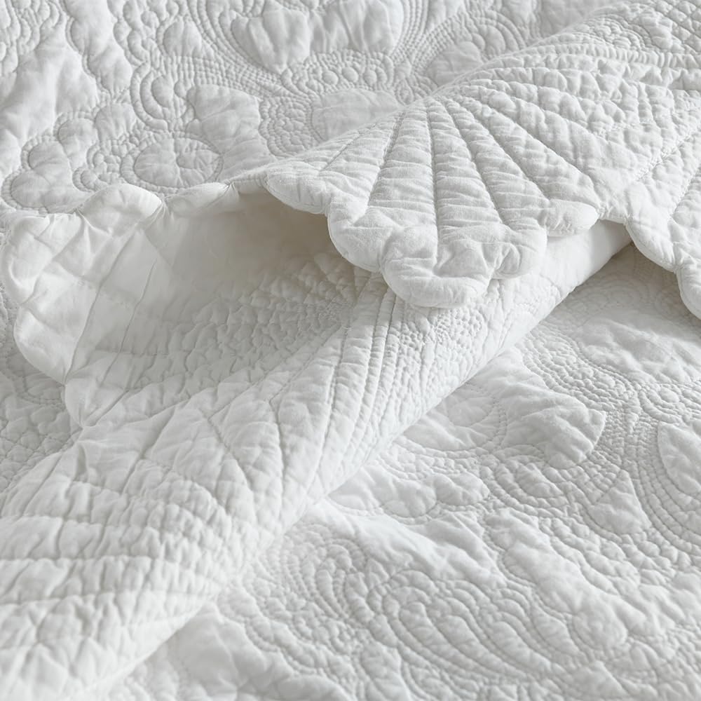 Cotton Quilt Bedding Set Reversible Lightweight Coverlet for All Seasons, 3 Pieces Embossed Floral Solid White Bedspread with Ruffled Edge, Queen Size