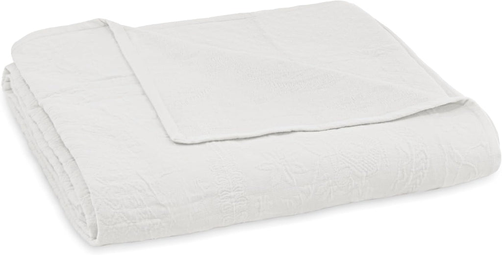 Bedspreads Coverlet - King Charles Collection 120' x 114' Size 100% Cotton Oversized Matelasse Bed Spread, King/Cal King, White