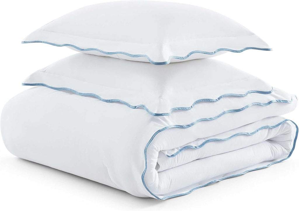 Martha Stewart - Queen Duvet Cover Set, Crisp & Smooth Bedding with a Cotton Percale Lightweight Feel, Reversible 3 Piece Bed Set with Matching Pillowcases (Simple Scallop Blue)