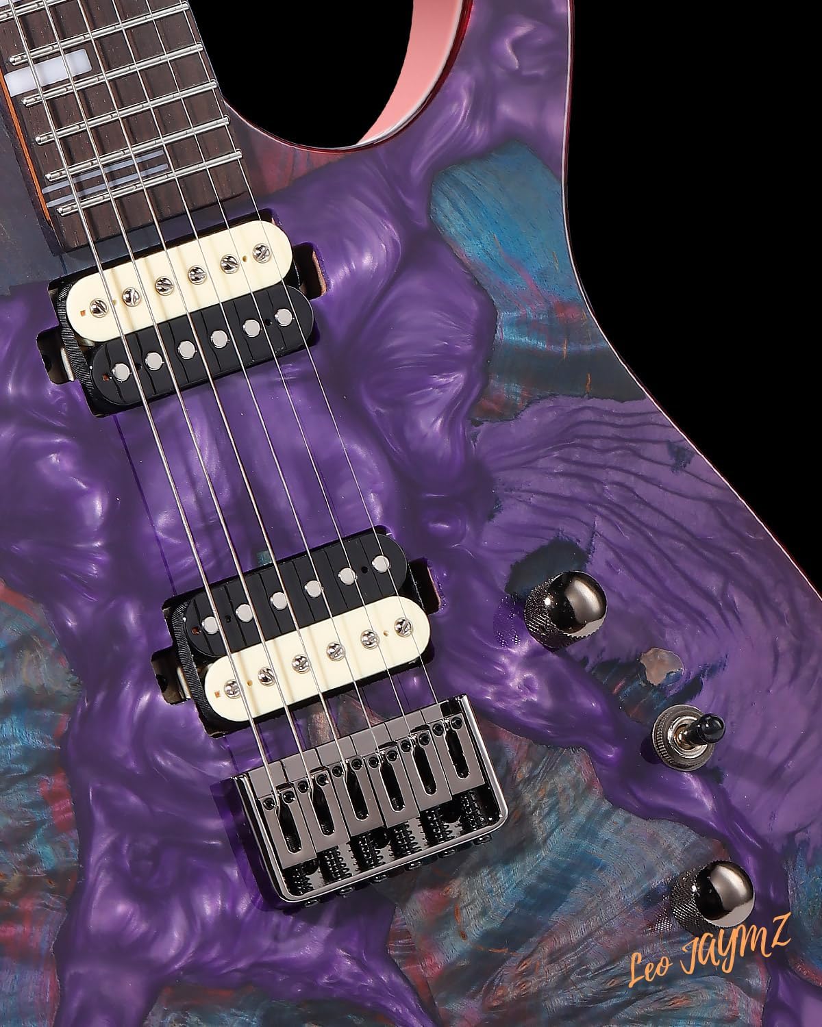 Leo Jaymz Electric Guitar Hurricane Deluxe Series, Burl Top, Mahogany Body, Roasted Maple Neck, Rosewood Fretboard, Locking Tuners, Rounded Frets, Case (Violet Deluxe)