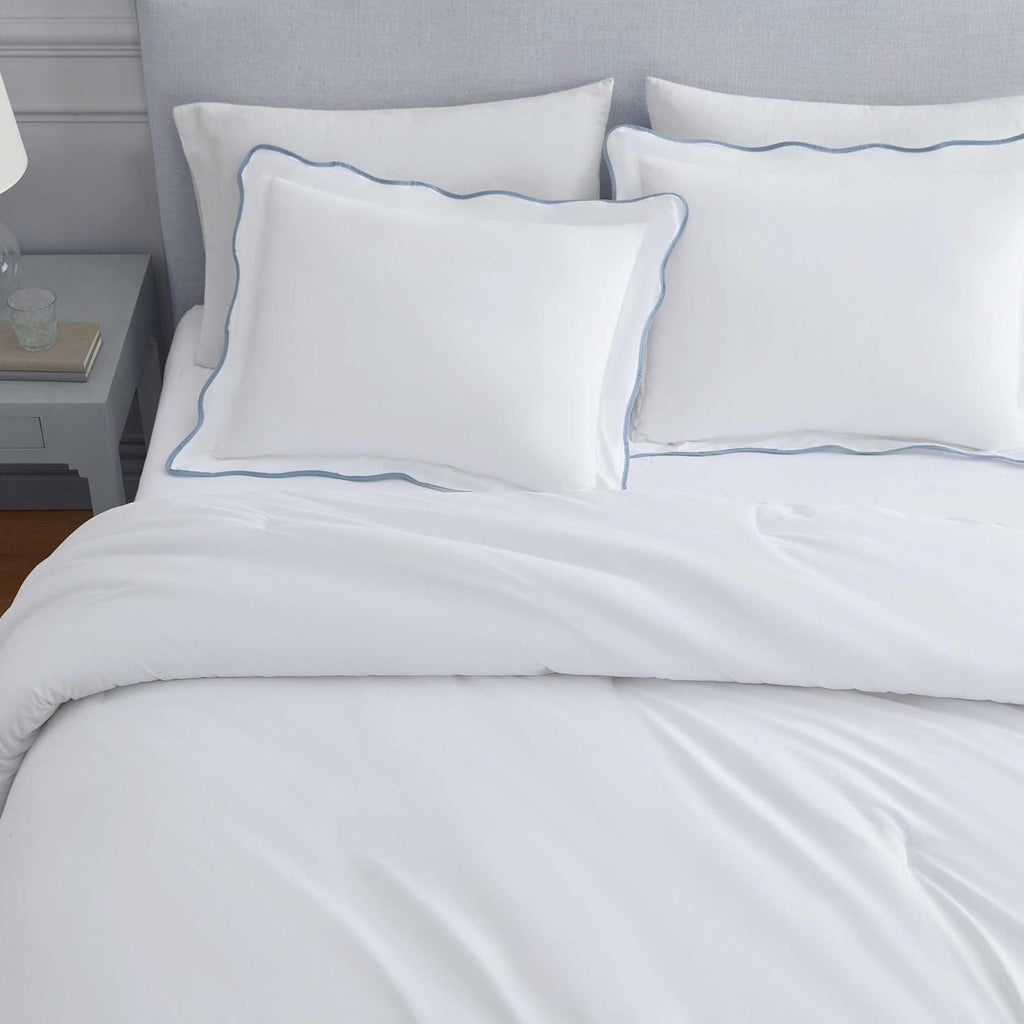 Martha Stewart - Queen Duvet Cover Set, Crisp & Smooth Bedding with a Cotton Percale Lightweight Feel, Reversible 3 Piece Bed Set with Matching Pillowcases (Simple Scallop Blue)