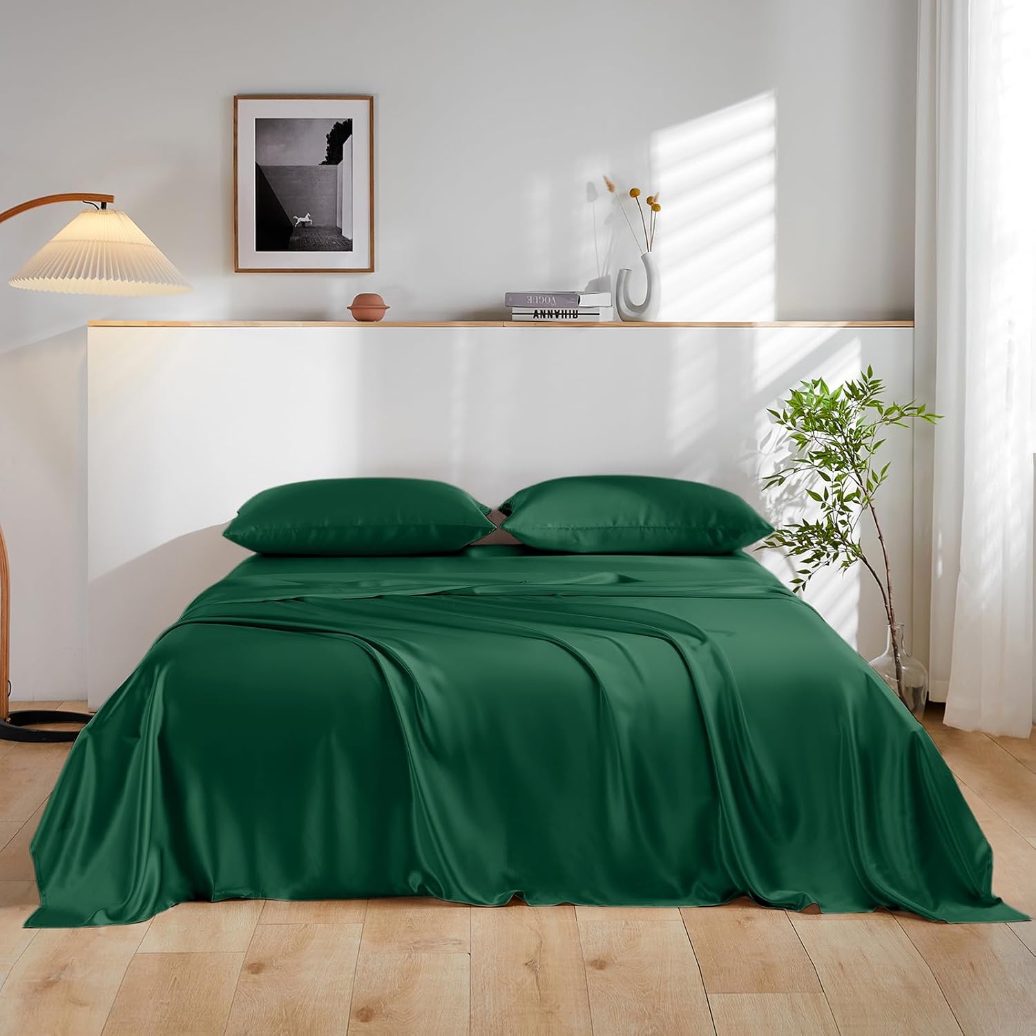 THXSILK 100% Mulberry Silk Bed Sheets Set - 4pcs Pure Silk Sheets Set - Flat Sheet, 16' Deep Pocket Fitted Sheet, 2 Pack Silk Pillowcase with Zipper Closure - Queen Size, Emerald Green