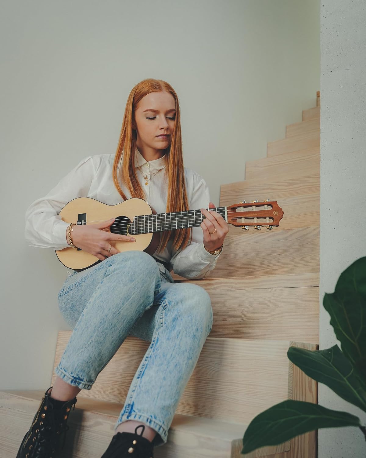Yamaha GL1 Guitalele, Natural, Baritone