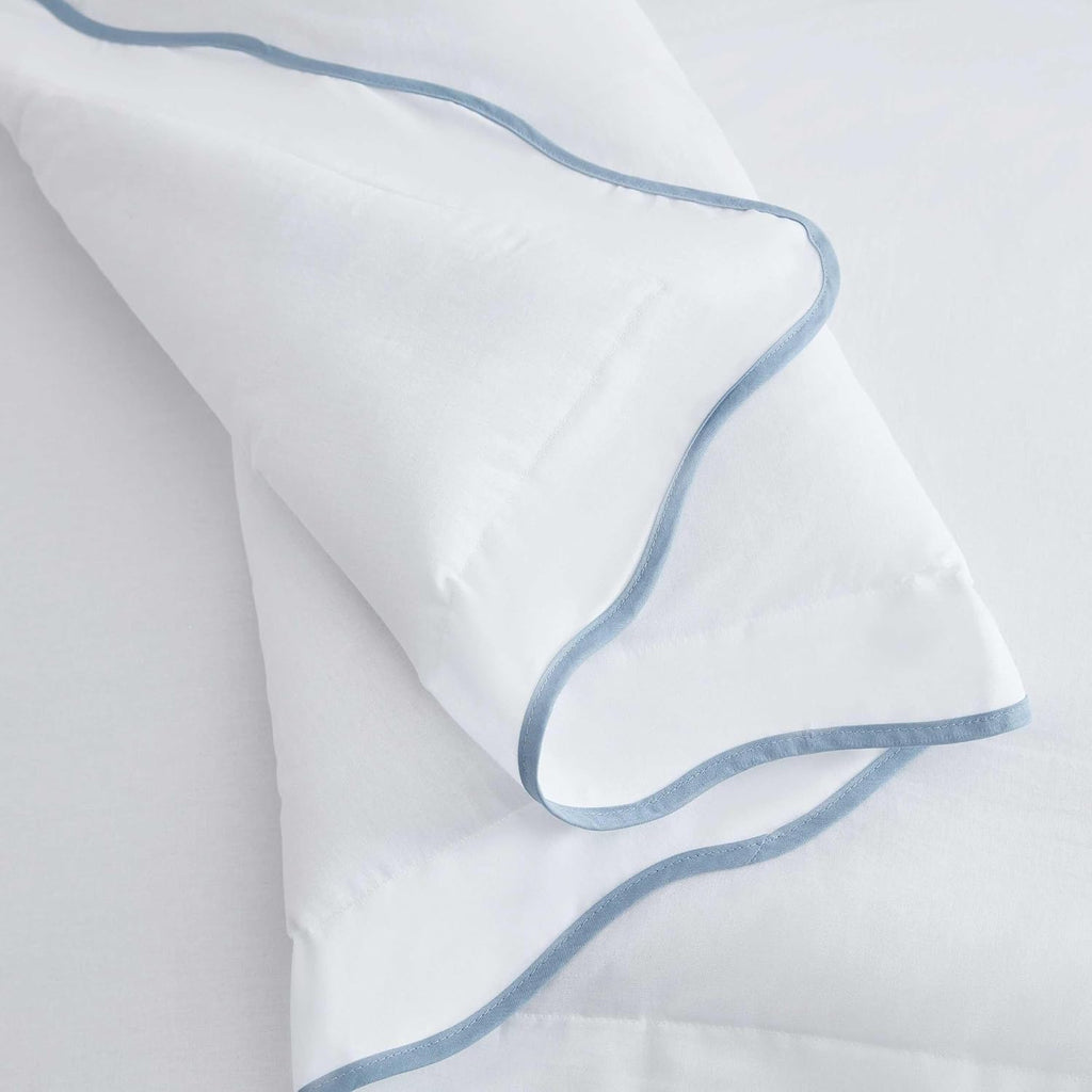 Martha Stewart - Queen Duvet Cover Set, Crisp & Smooth Bedding with a Cotton Percale Lightweight Feel, Reversible 3 Piece Bed Set with Matching Pillowcases (Simple Scallop Blue)