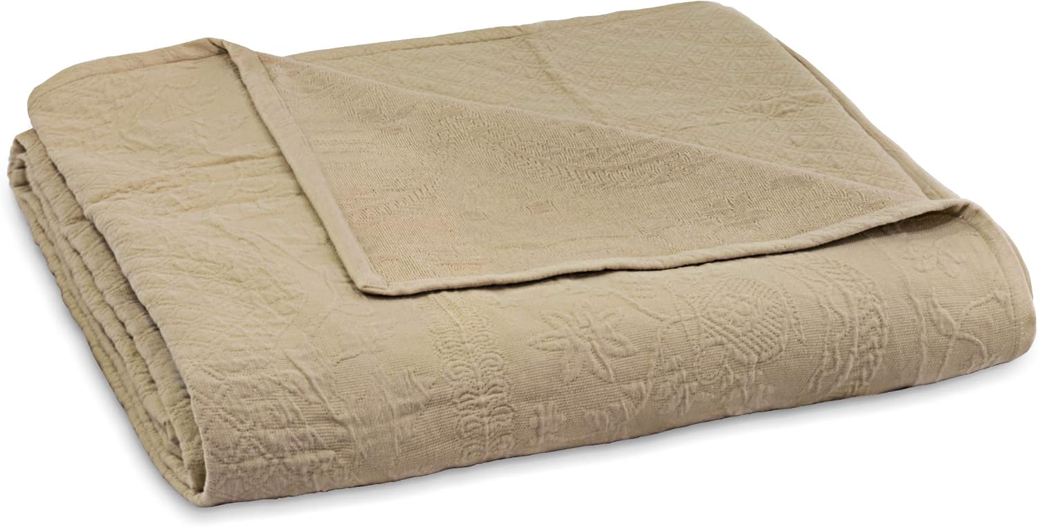 King Charles Modern Farmhouse Floral Matelasse Coverlet, King, Birch