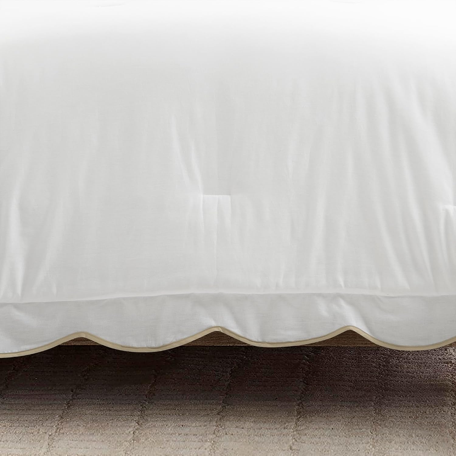 Lush Decor Coastal Chic Scalloped Edge Comforter Set, 3 Piece Set Full/Queen, Neutral & White - Queen Bedding Set - White Comforter Queen - Coastal Decor