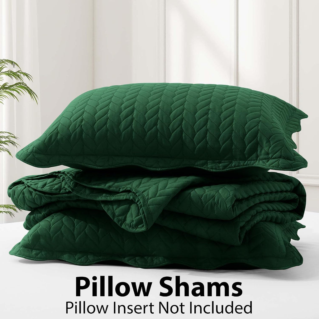 MOONLIGHT20015 Twin Quilt Bedding Set (68' x 86') - Bulk Pack of 10 Wholesale for Hotels, Guest Bedroom & Airbnbs - Lightweight Microfiber Reversible Embossed Quilts Bedspreads (Emerald)
