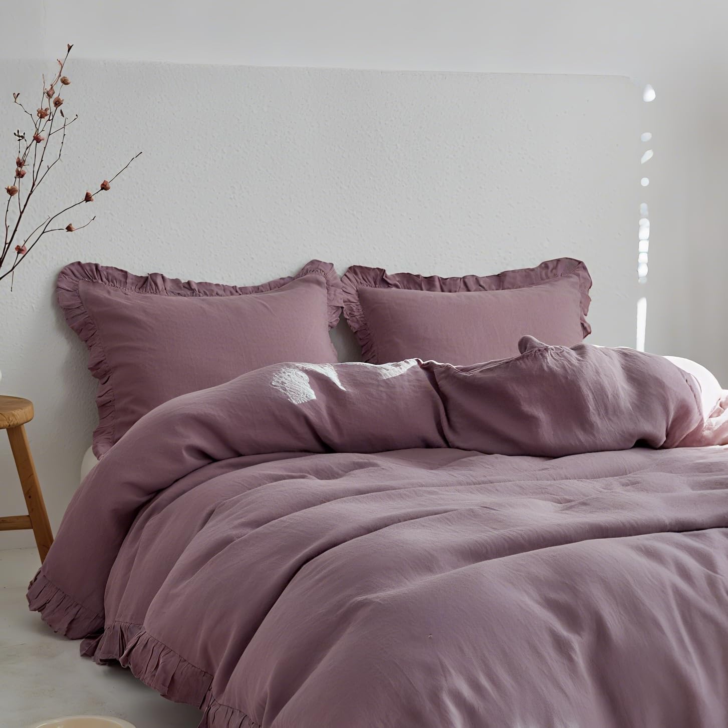 Simple&Opulence 100% Linen Duvet Cover Set, 3 PCS Natural French Flax Purple Ruffle Duvet Cover King Size, Breathable Comfy Linen Bedding Comforter Cover with 2 Pillowcases (Purple, 104' X 92')