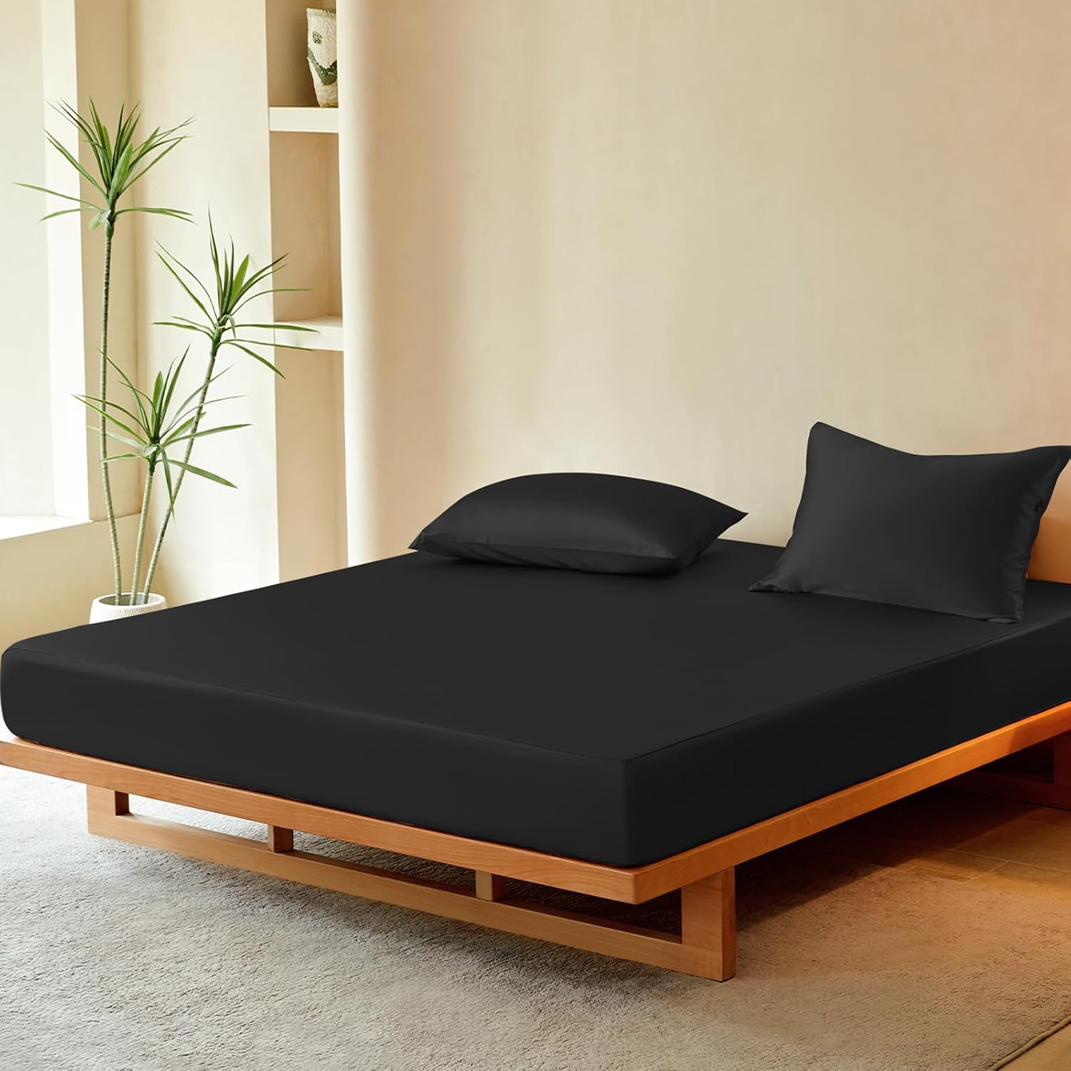 THXSILK Luxury Mulberry Silk Fitted Sheet Set 3 Pcs, Full Silk Bed Sheet Set with 16' Deep Pockets, Soft & Cooling Sheets, 1 Fitted Sheet, 2 Pillowcases with Zipper Closure - Black