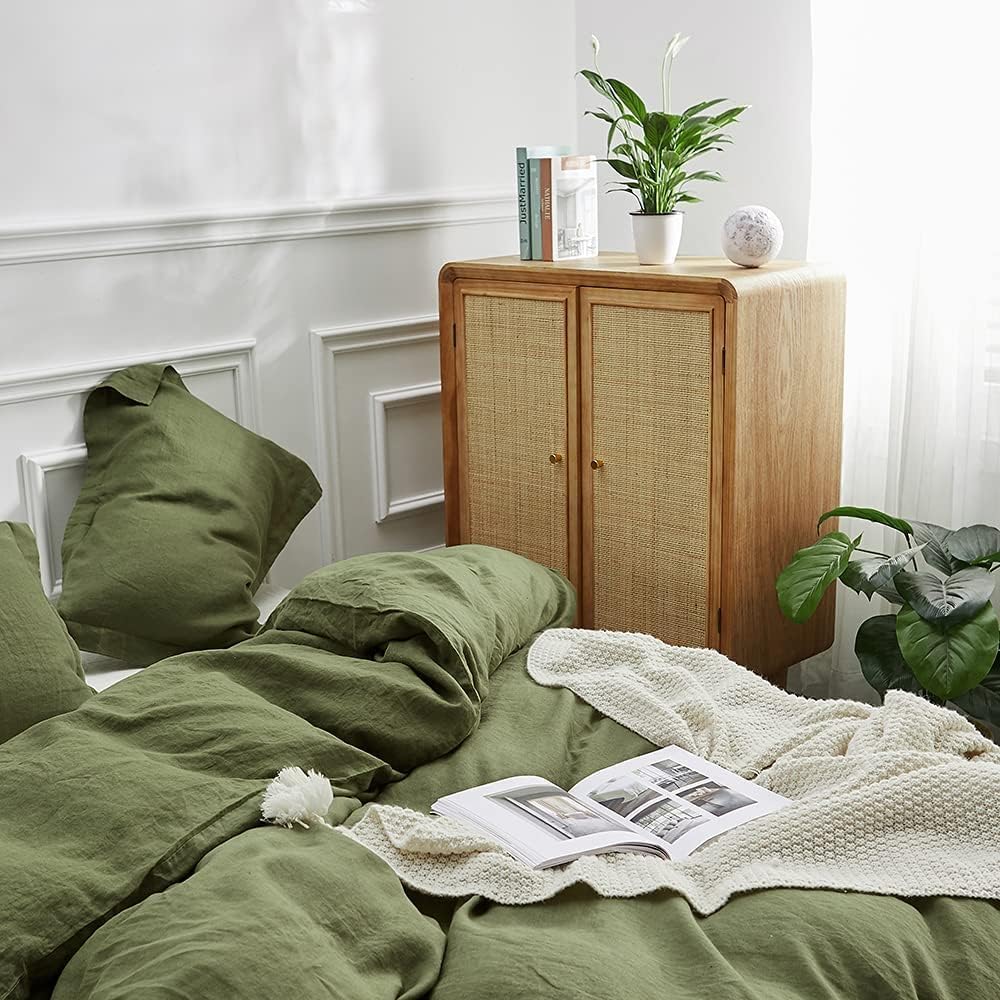 Simple&Opulence 100% Linen Duvet Cover Set, 3 PCS Olive Green Duvet Cover California King Size, Breathable Soft Comfy Linen Bedding Comforter Cover with 2 Pillowcases(Olive Green, 104'x98')