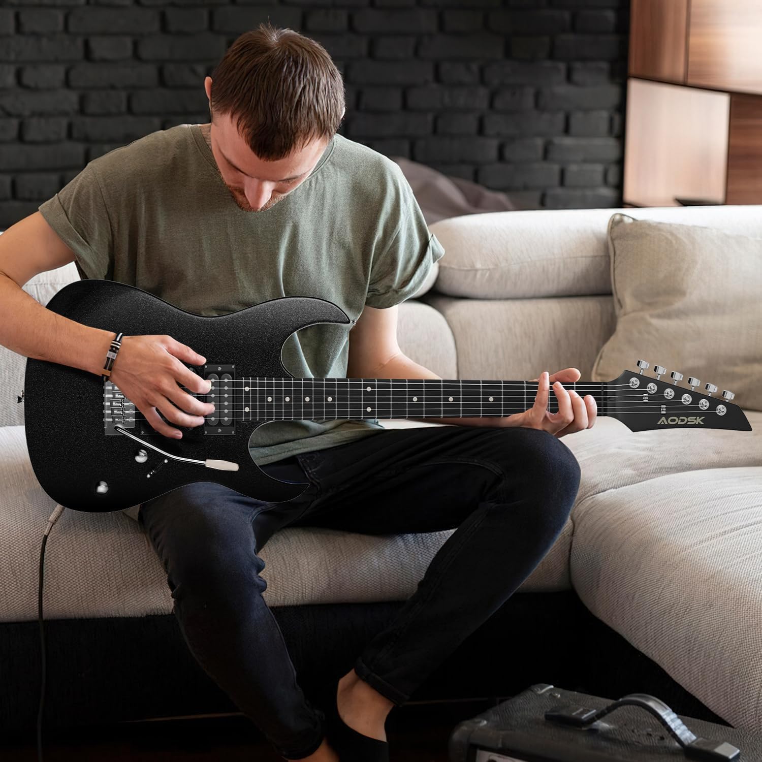 AODSK Electric Guitar,39'' Beginner Electric Guitar Kit,Full Size Electric Guitar Starter Kit with Amp, Case and Accessories Pack Beginner Starter Package-Black, AX70A-BK