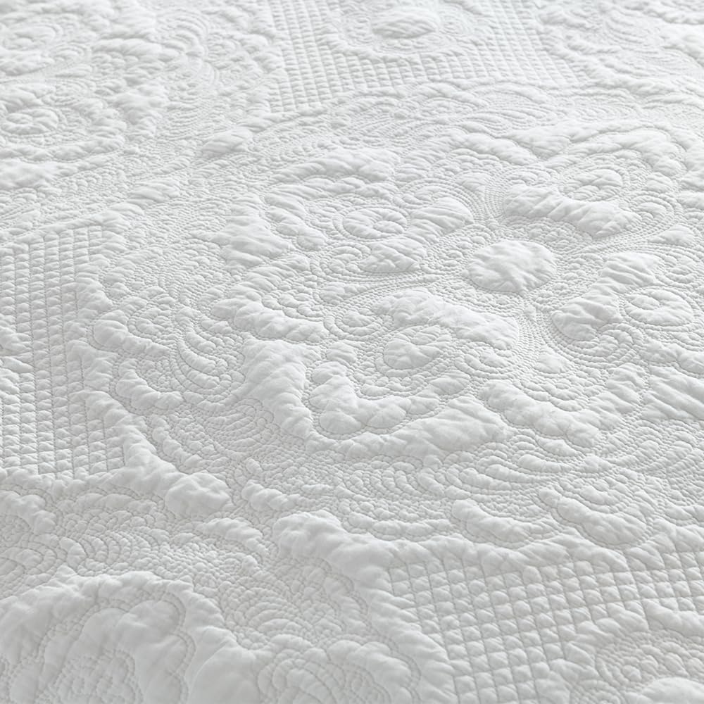 Cotton Quilt Bedding Set Reversible Lightweight Coverlet for All Seasons, 3 Pieces Embossed Floral Solid White Bedspread with Ruffled Edge, Queen Size