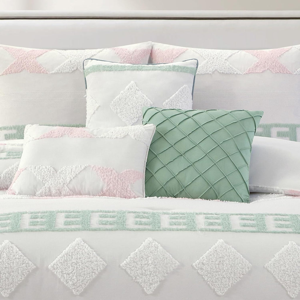 LANCO MODERN LIFESTYLE 7 Piece White Green Comforter Set, Queen, Boho Home Decor, Geometric Clip Pattern Bedding Set for All Seasons, Bed in a Bag, Bedskirt, Shams and Decorative Pillows