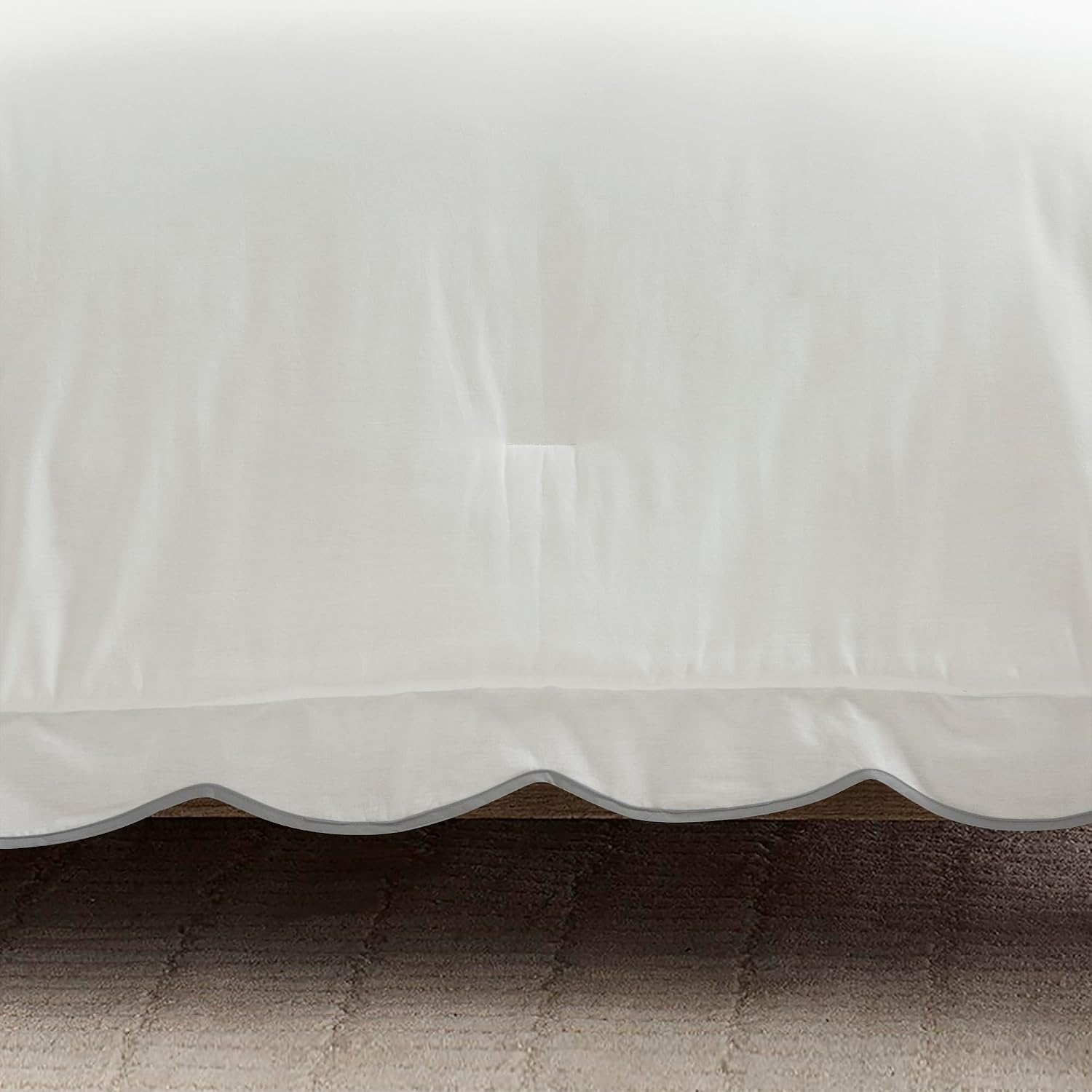 Lush Decor Coastal Chic Scalloped Edge Comforter Set, 3 Piece Set King/California King, Gray & White - King Bedding Set - White Comforter King Size - Coastal Decor