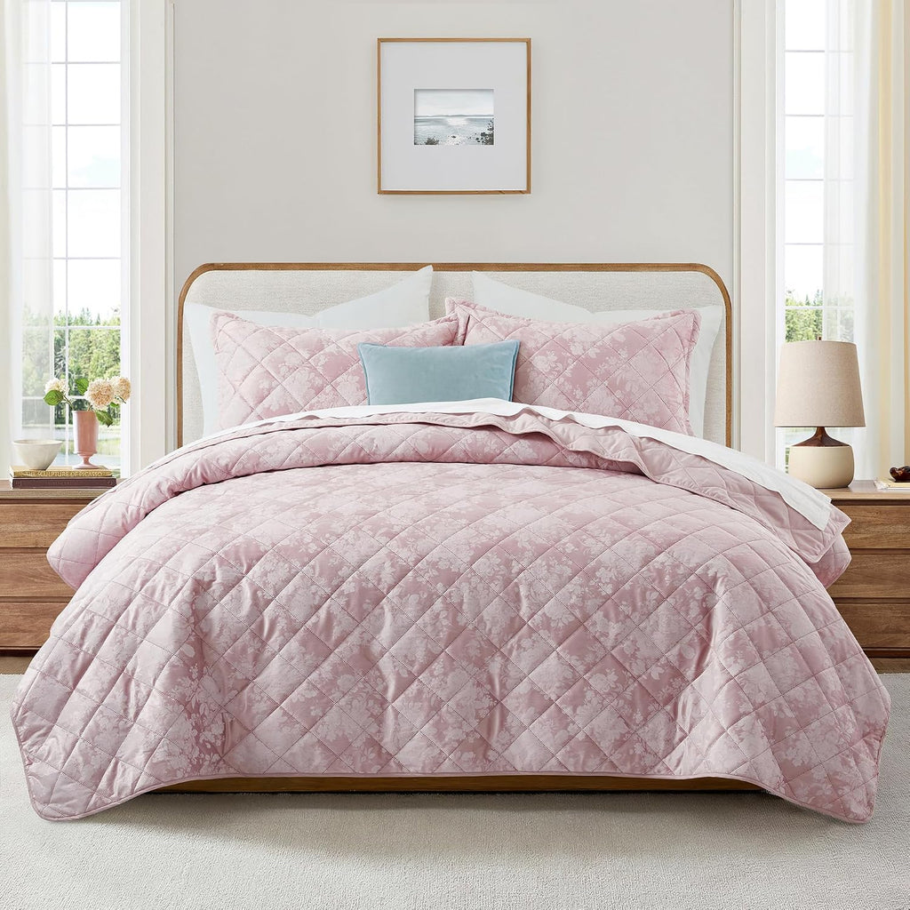 IR Imperial Rooms Velvet King Quilt Size Comforter Bedding Set 3 Pcs - (106'x96') Bedspread Coverlet + 2 Pillow Shams All-Season Quilt Lightweight Diamond Pattern (Baby Pink)