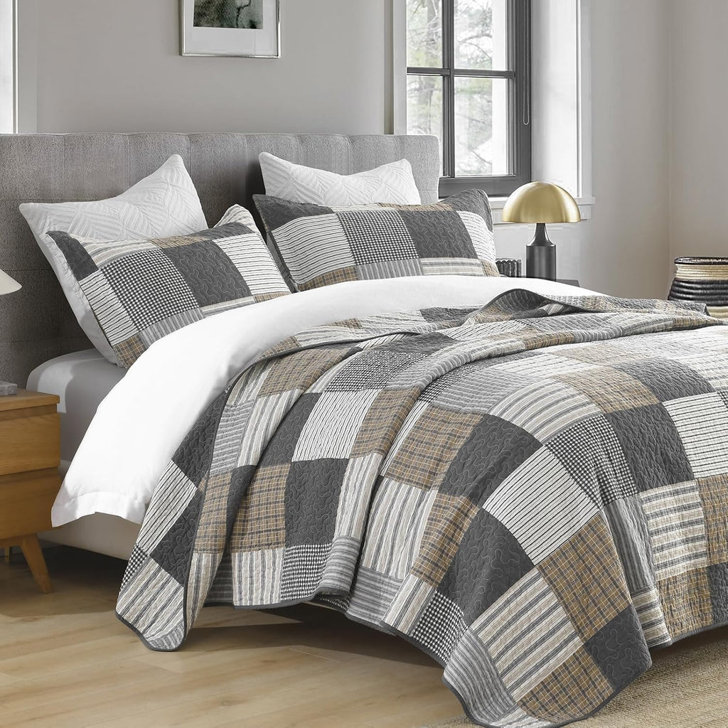 KALOOLA Plaid Quilt King Size, 100% Cotton Soft Lightweight Quilted Bedding Set for King Bed, Farmhouse Reversible Bedspread Coverlet with 2 Pillowshams for All Season, 3 Pcs, Grey/White/Black