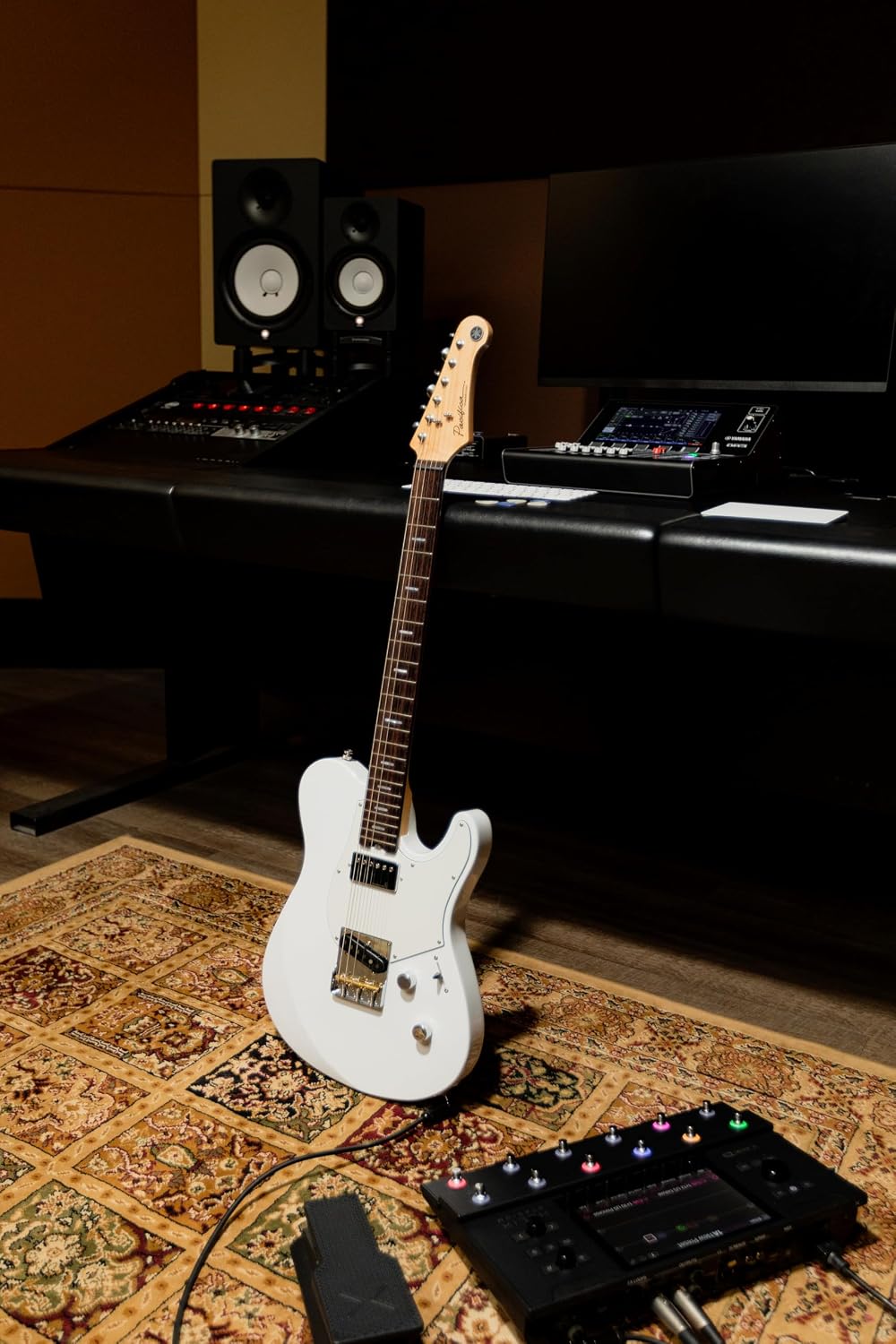 Pacifica SC Standard Plus Electric Guitar with Rosewood Fingerboard, Shell White with Gig Case
