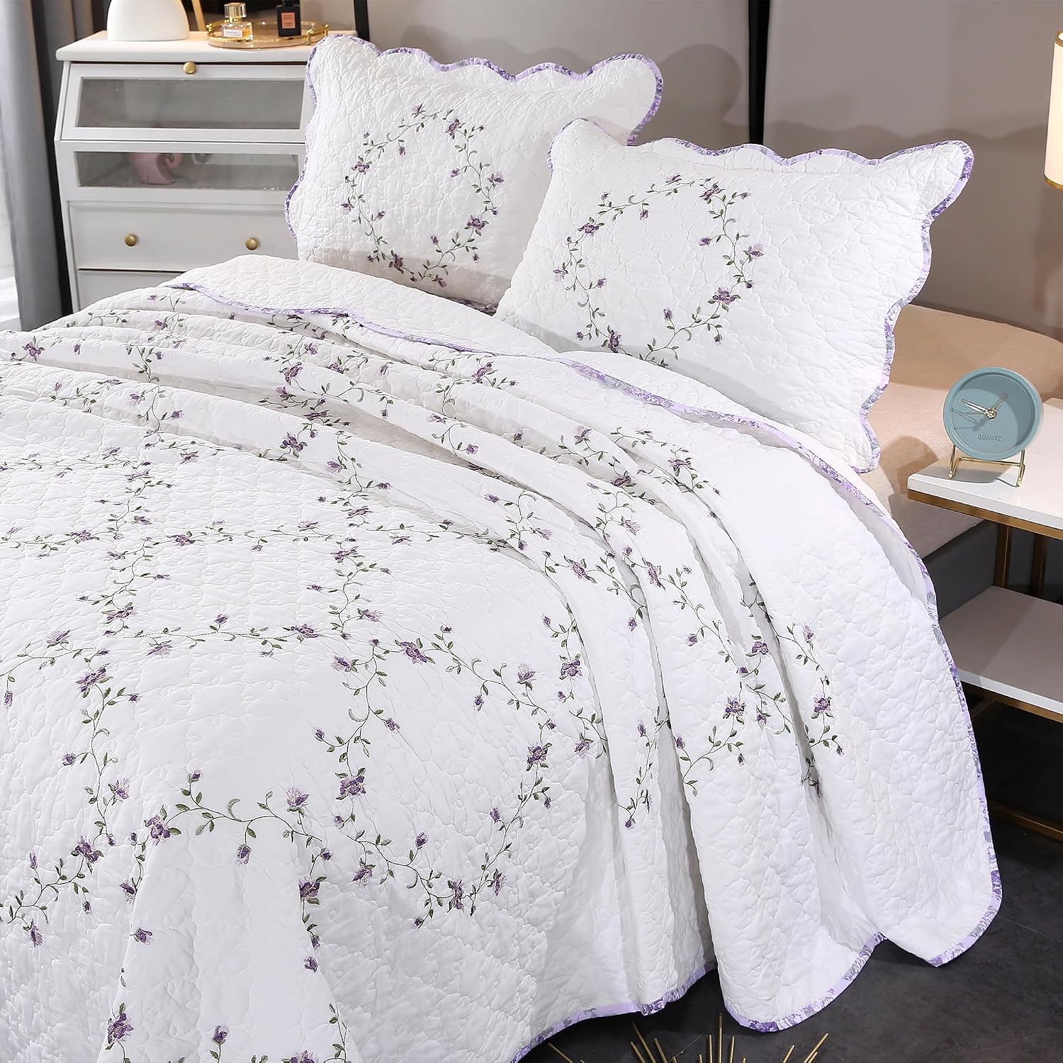 Quilt Set Purple Floral 3D Embroidery Pattern 3 PCS 100% Cotton Reversible Quilted Embroidered Decorative Bedspreads Coverlet Set, Lightweight &Soft King Size White Bedding Coverlet for All Season