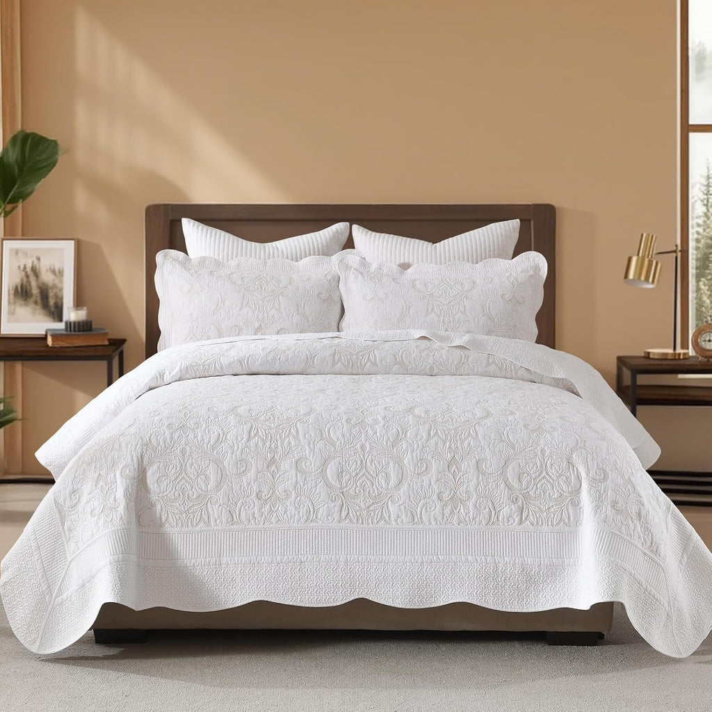 KALOOLA Embroidered Quilts Queen Size - 100% Cotton Lightweight Quilted Bedding Set 3 Pcs, Vintage Damask Pattern Bedspread with 2 Pillow Shams, Reversible Bed Coverlet for All Season, White/Beige