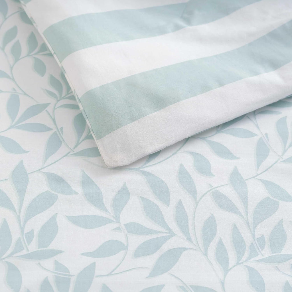 Martha Stewart - King Duvet Cover Set, 100% Naturally Soft & Breathable Cotton Bedding, Lightweight for Year Round Comfort, 3 Piece Bed Set with Matching Pillowcases (Copper Vines Blue)