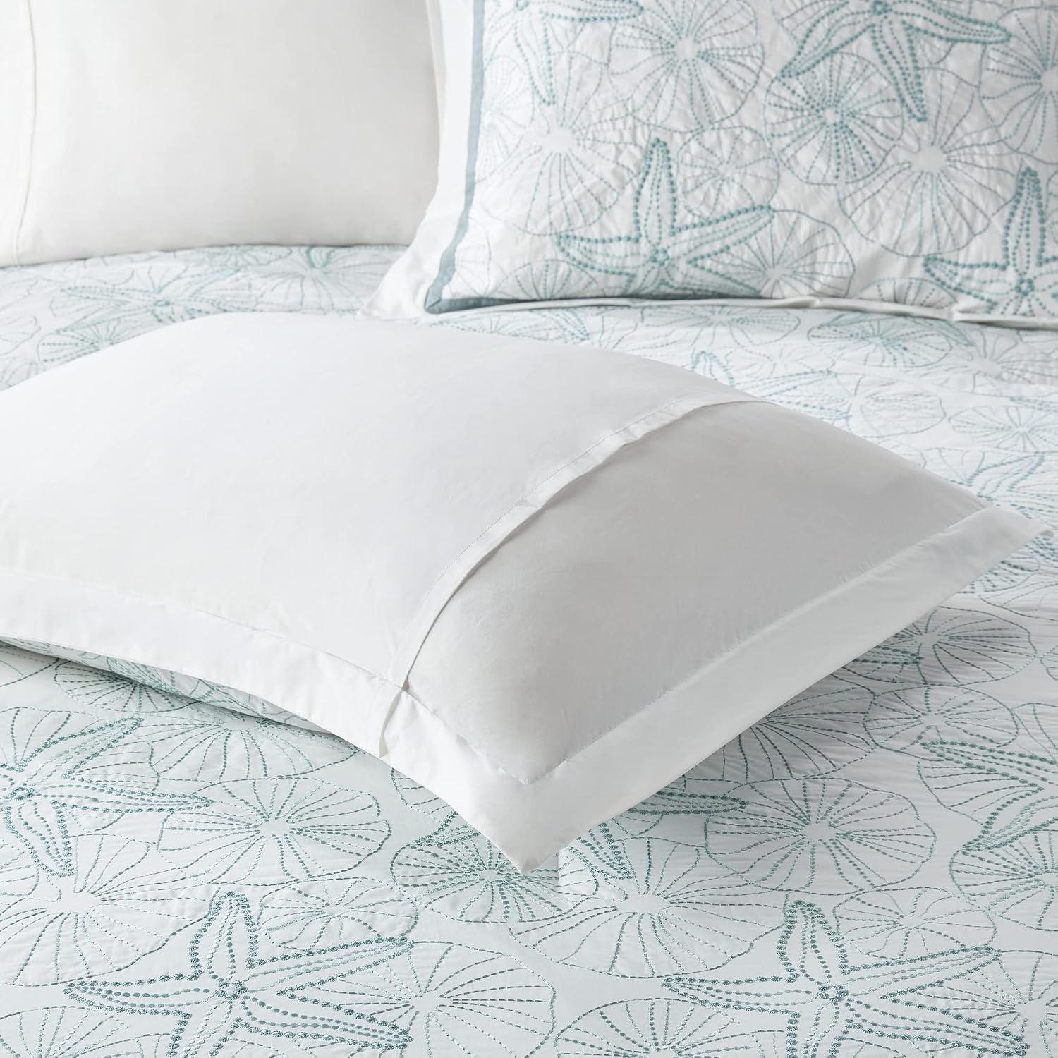 Harbor House Cotton Comforter Set - Coastal Oceanic Sealife Design, All Season Down Alternative Bedding with Matching Shams, Bedskirt, Maya Bay, Seafoam Blue King(108'x96') 4 Piece