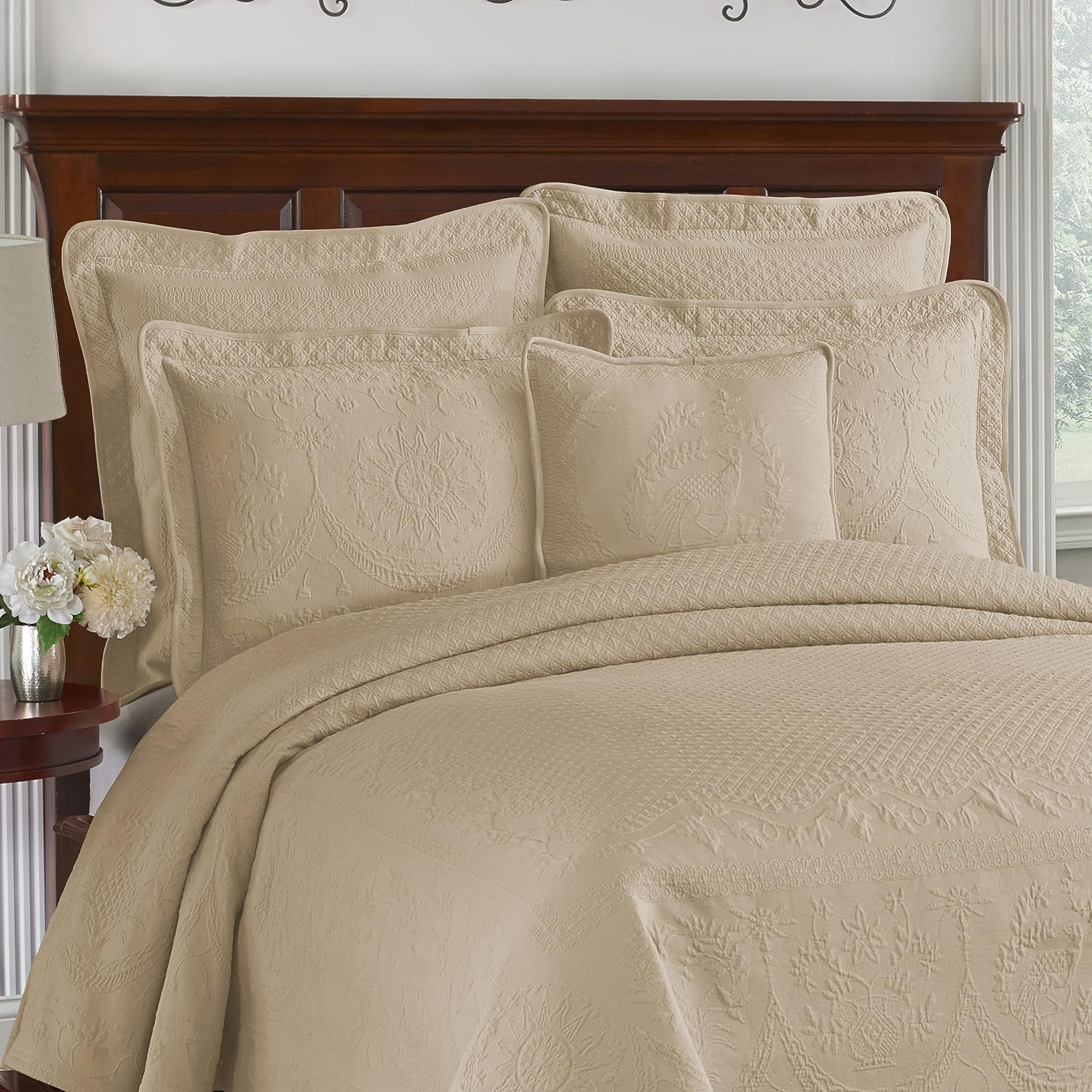 King Charles Modern Farmhouse Floral Matelasse Coverlet, King, Birch