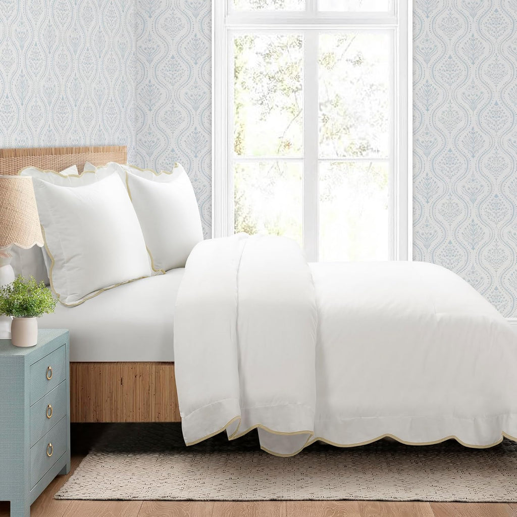 Lush Decor Coastal Chic Scalloped Edge Comforter Set, 3 Piece Set King/California King, Neutral & White - King Bedding Set - White Comforter King Size - Coastal Decor