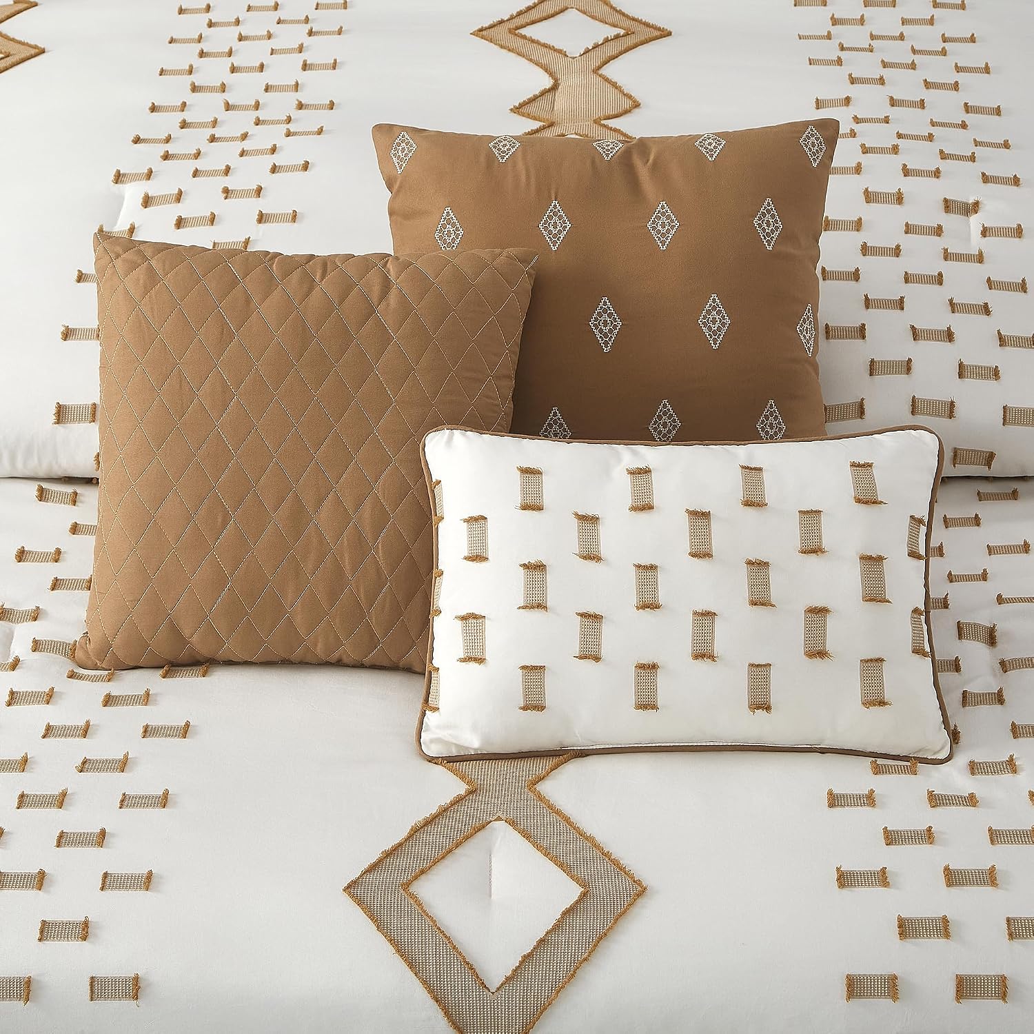 LANCO MODERN LIFESTYLE 7 Piece Taupe and White Comforter Set, King, Boho Home Decor, Geometric Clip Pattern Bedding Set for All Seasons, Bed in a Bag, Bedskirt, Shams and Decorative Pillows