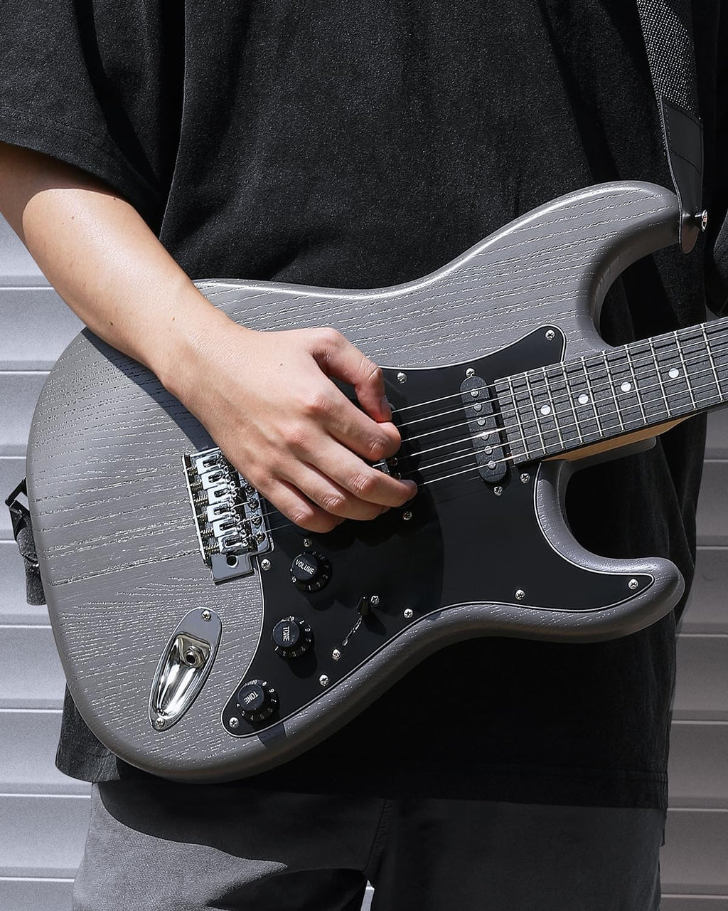 DONNER DST-80 Electric Guitar 39' Beginner Electric Guitar Kit with Amp, Classic SSS Pickup Complete with Gig Bag, Tuner, Capo, Strap, Picks, and Free Online Lessons