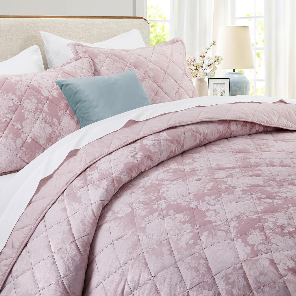 IR Imperial Rooms Velvet King Quilt Size Comforter Bedding Set 3 Pcs - (106'x96') Bedspread Coverlet + 2 Pillow Shams All-Season Quilt Lightweight Diamond Pattern (Baby Pink)