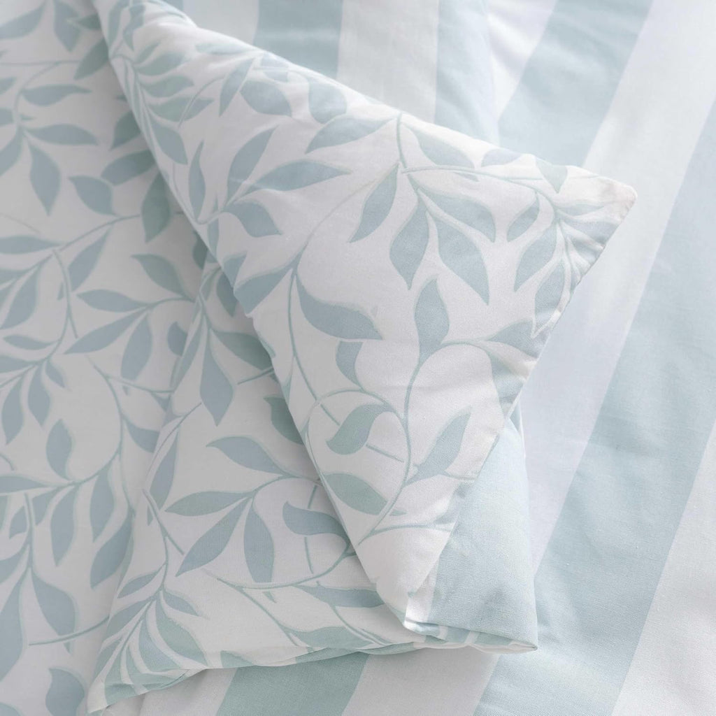 Martha Stewart - King Duvet Cover Set, 100% Naturally Soft & Breathable Cotton Bedding, Lightweight for Year Round Comfort, 3 Piece Bed Set with Matching Pillowcases (Copper Vines Blue)