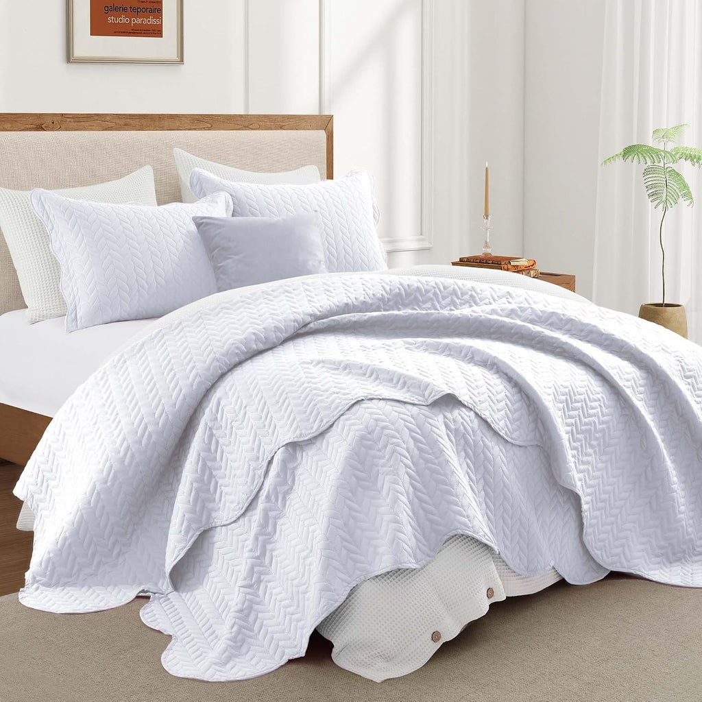 IR Imperial Rooms 8 Pack Quilt King Size Bedding (106' x 96') - Bulk Wholesale for Hotels, Guest Bedroom & Airbnbs - Lightweight Microfiber Reversible Embossed Quilts Bedspread (White)