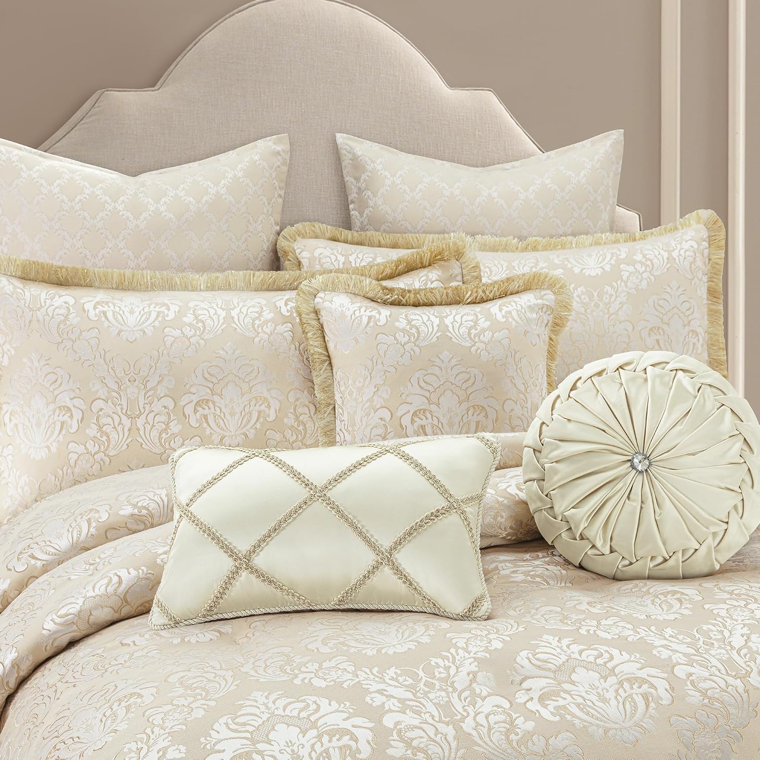 Loom and Mill 9-Piece Elegant Damask Comforter Sets Jacquard Medallion Design, Ultra Soft Floral Bedding with Euro Shams, Bedskirt, Filled Decorative Pillow for Home (Beige White, Queen)