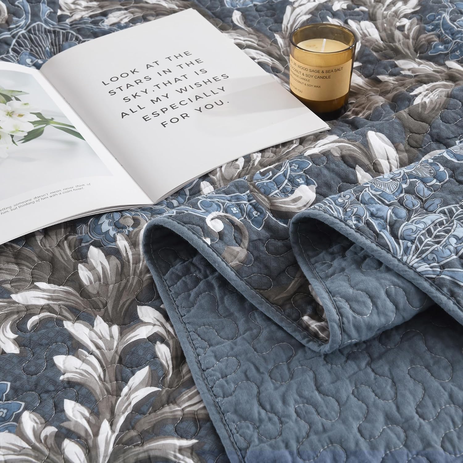 King Size Quilt Set - Blue Gray and White Quilt Set King, 100% Cotton Floral Bedspread Set 3 Piece, Traditional Elegant Lightweight Comforter, Reversible Quilt Bedding Set for All Season