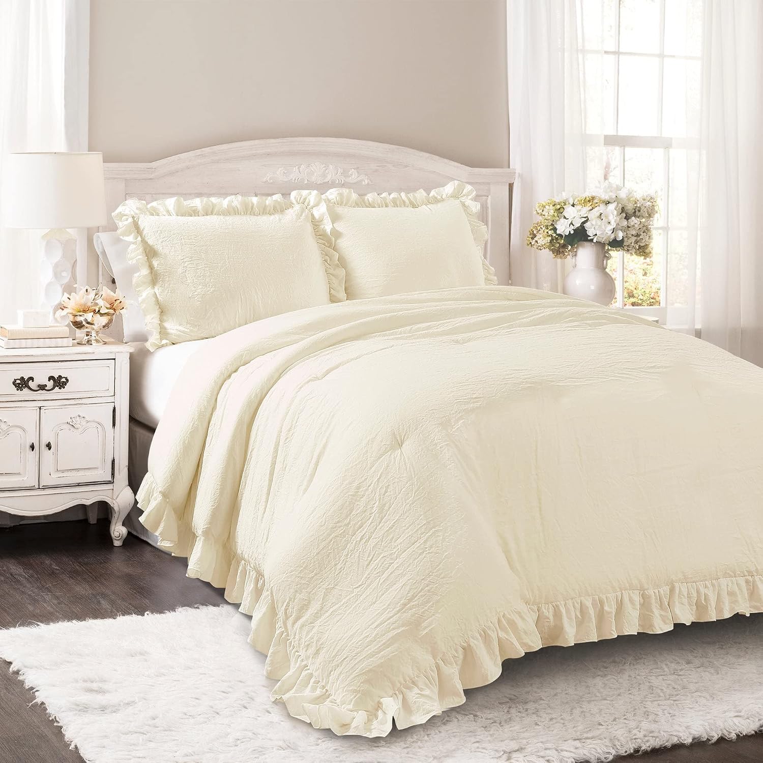 Lush Decor Reyna Ruffle Comforter Set - 3 Piece Cozy Ruffled Bedding Set - Timeless Elegance and Comfort for Bedroom - King, Ivory