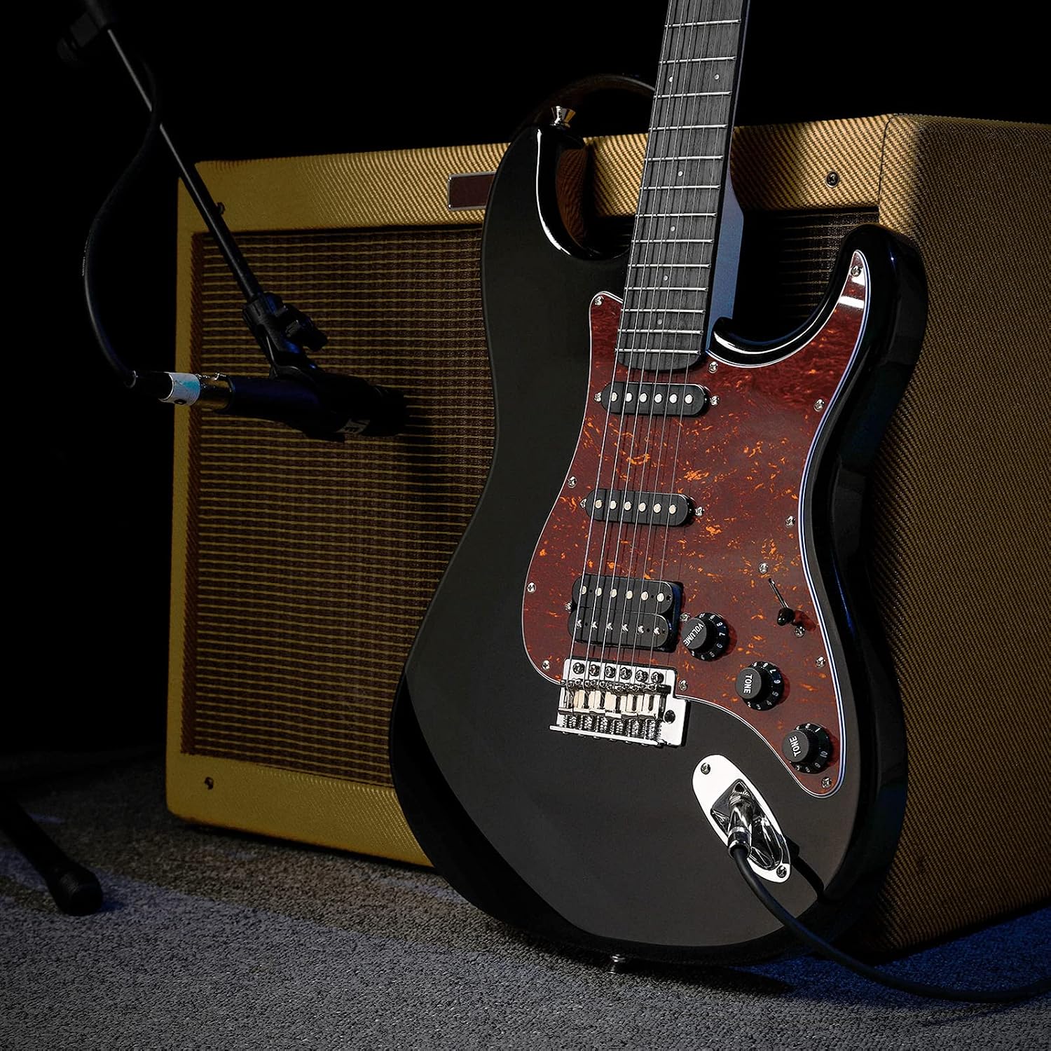 Donner 39 Inch Electric Guitar, Designer Series DST-200 Stylish Solid Body Electric Guitar for Beginner Intermediate & Pro Players, Single Coil Split System, Includes Bag, Cable, Strap