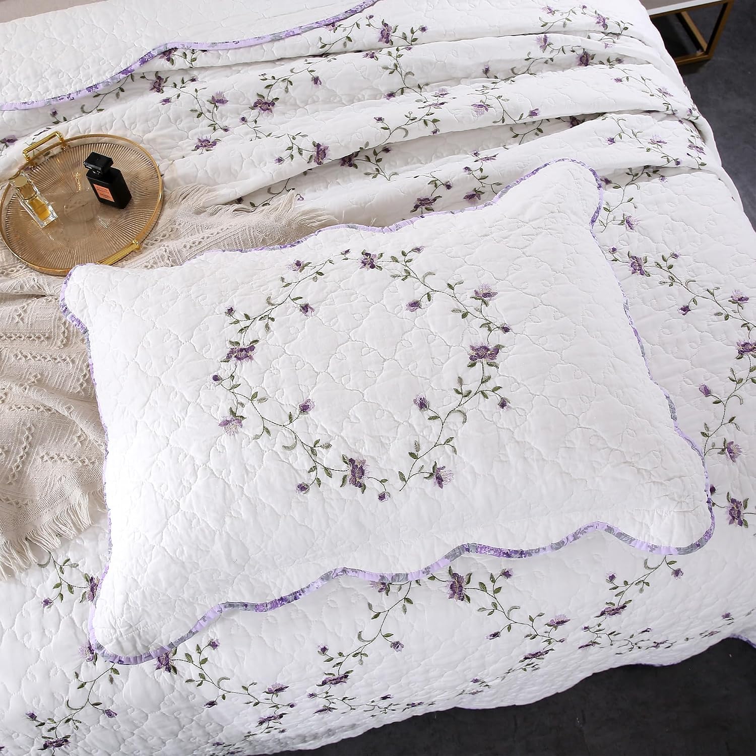 Quilt Set Purple Floral 3D Embroidery Pattern 3 PCS 100% Cotton Reversible Quilted Embroidered Decorative Bedspreads Coverlet Set, Lightweight &Soft Full Size White Bedding Coverlet for All Season