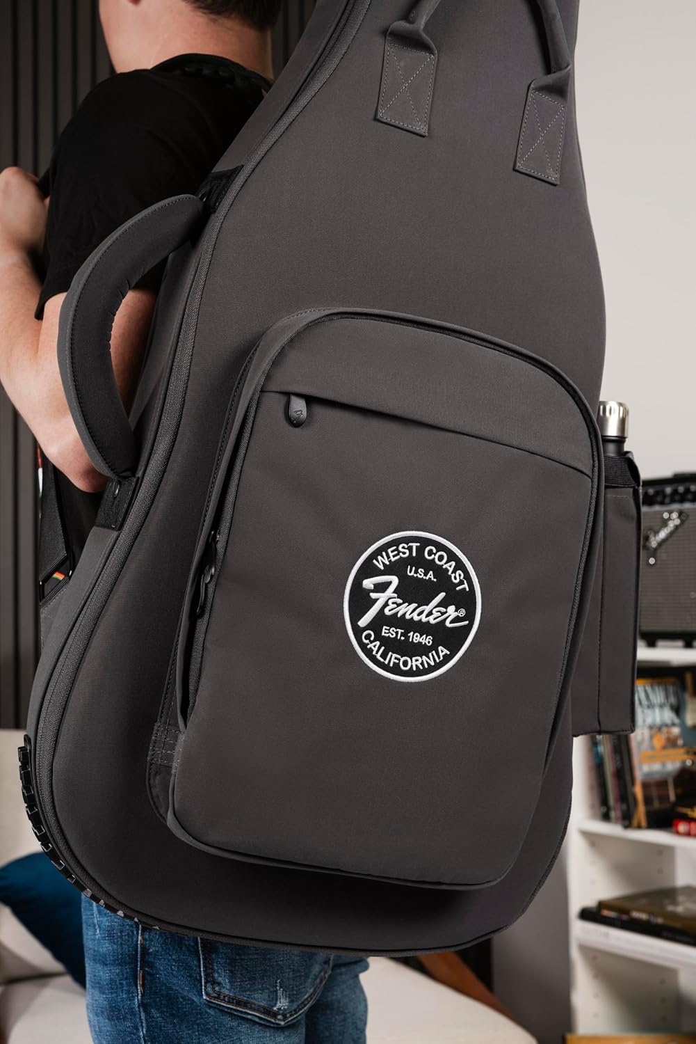 Fender Troubadour Electric Guitar Gig Bag, Padded Guitar Case with Ergonomic Backpack Straps, Weather-Resistant Waxed Canvas with 25mm Padded Protection, Professional Travel Case