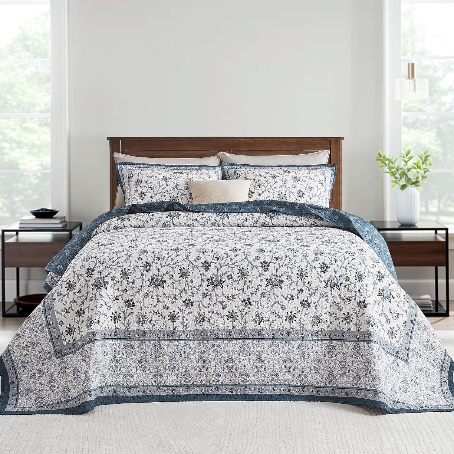 Oversized Queen Bedspreads 120'x102' - 100% Cotton Super King Quilt, Farmhouse Blue Floral Pattern, Extra Large Quilted Coverlet, Lightweight Reversible XL Bedding Set, 3 Pcs