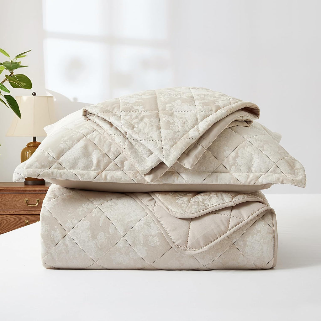 IR Imperial Rooms Velvet King Quilt Size Comforter Bedding Set 3 Pcs - (106'x96') Bedspread Coverlet + 2 Pillow Shams (20'x36'+2') All-Season Quilt Lightweight Diamond Pattern (Beige)