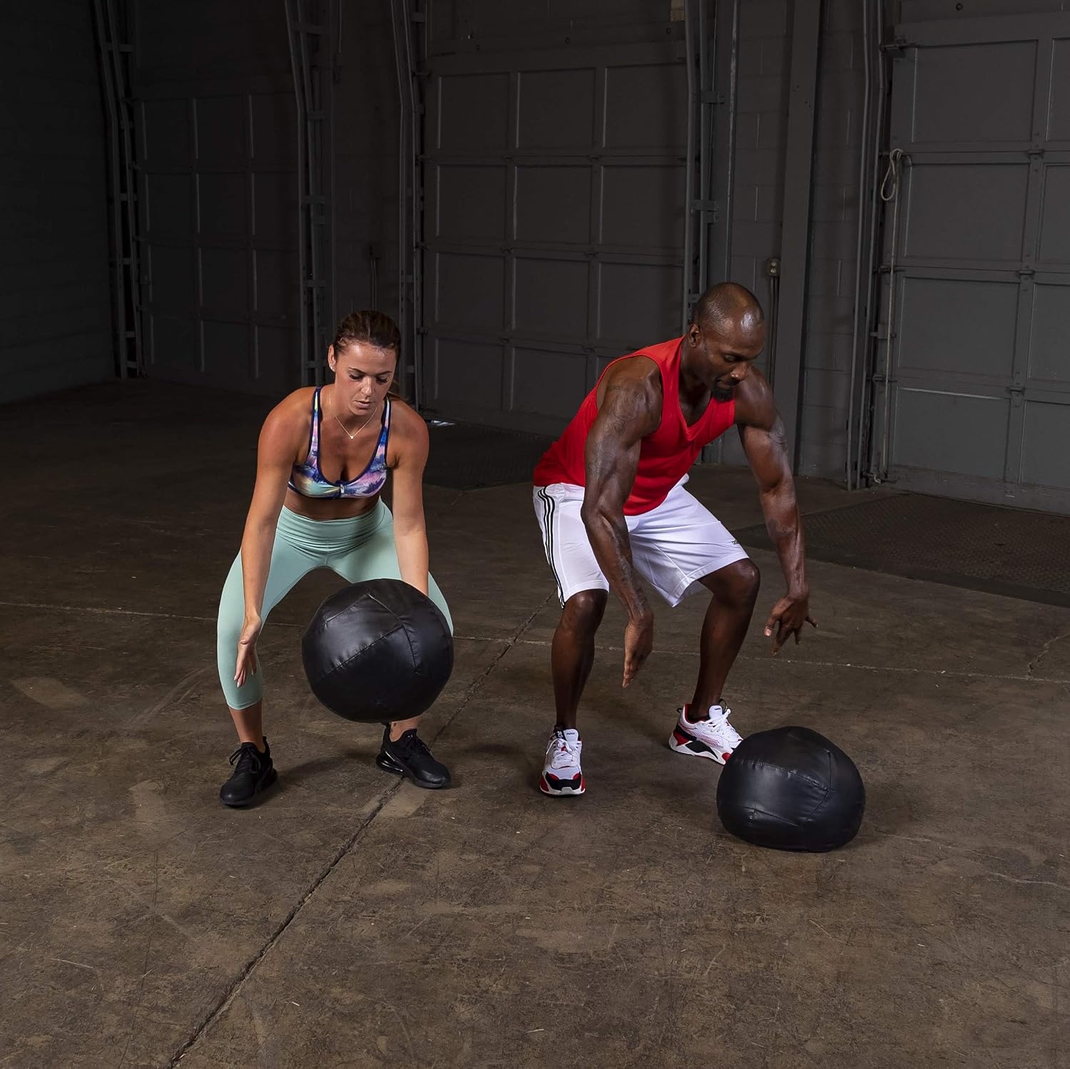 Body-Solid Tools Dynamax Premium Soft Medicine Ball – Non Bouncing Wall Balls for Strength Training, Weight Loss Workout, Core Exercise and Home Gym Fitness