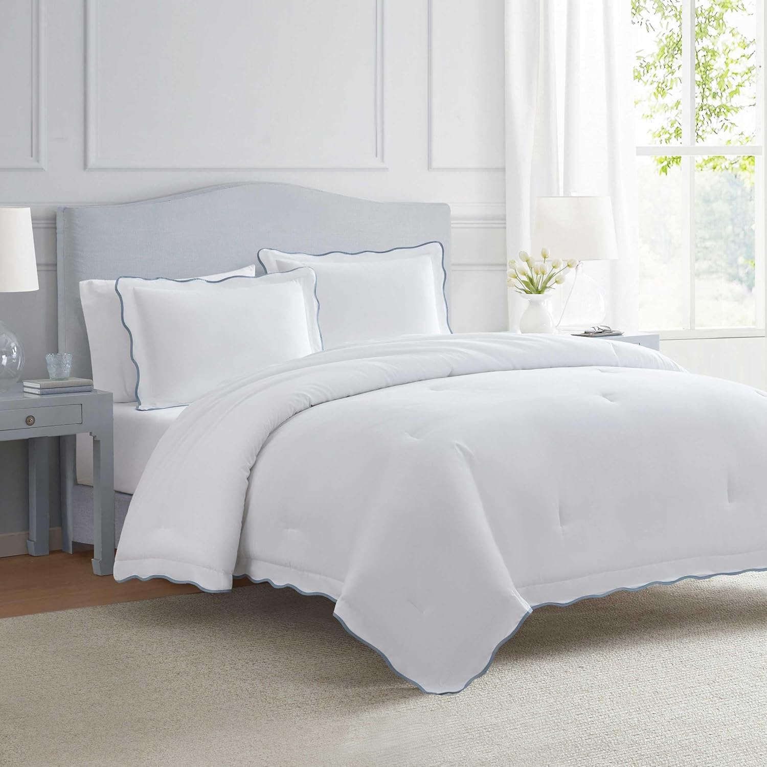 Martha Stewart - Queen Duvet Cover Set, Crisp & Smooth Bedding with a Cotton Percale Lightweight Feel, Reversible 3 Piece Bed Set with Matching Pillowcases (Simple Scallop Blue)