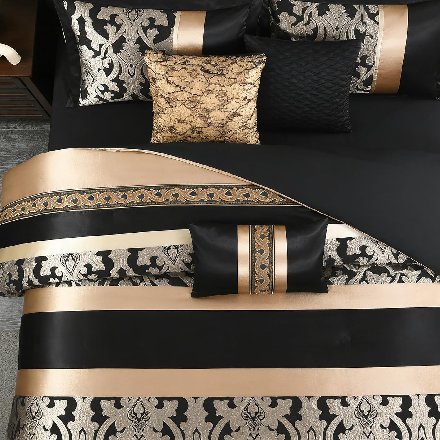 CozyDH Black and Gold Jacquard Comforter Set - 7 Piece Queen Luxury Damask Patchwork Design, All-Season Down Alternative Bedding with Bed Skirt, Shams, Decorative Pillows, 90x90 in