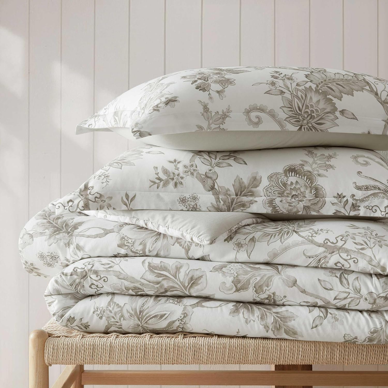 Martha Stewart - Queen Duvet Cover Set, Smooth Sateen Front with Subtle Sheen & Lightweight Cotton Percale Reverse, 3 Piece Bed Set with Matching Pillowcases (Avery Floral Grey)