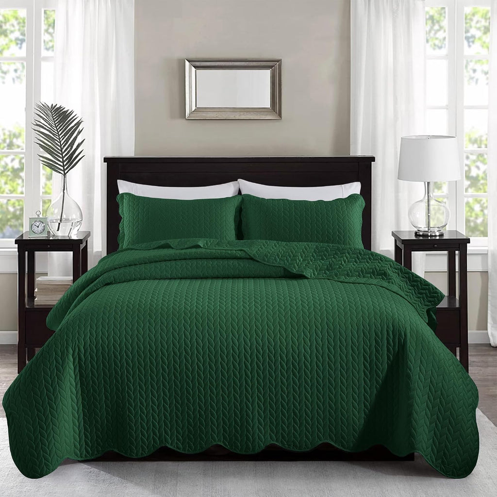 MOONLIGHT20015 Twin Quilt Bedding Set (68' x 86') - Bulk Pack of 10 Wholesale for Hotels, Guest Bedroom & Airbnbs - Lightweight Microfiber Reversible Embossed Quilts Bedspreads (Emerald)