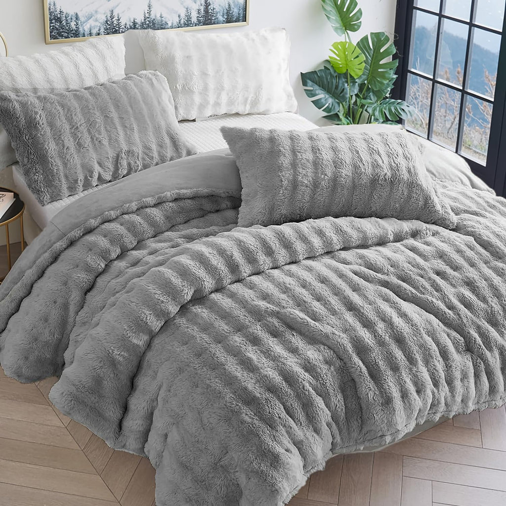Bedbay Faux Fur Comforter Set King Size Plush Grey Fluffy Comforter Luxury Rabbit Fur Fuzzy Furry Bedding Set 3 Pieces Soft Warm Shaggy Velvet Reversible Quilt Duvet Set for Boys Girls Kids