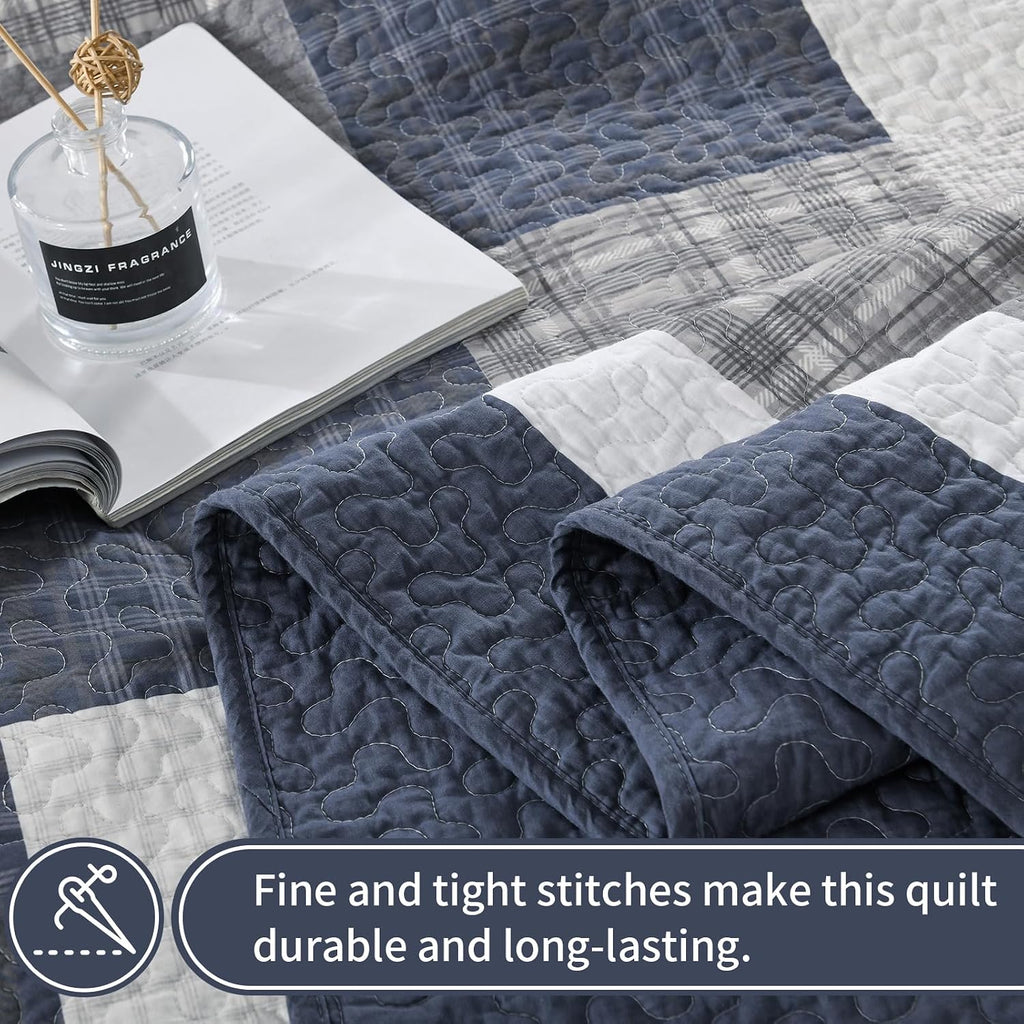 KALOOLA Farmhouse Quilt King Size - 100% Cotton Lightweight Quilted Bedding Set 3 Pcs, Cottage Printed Plaid Bedspread with 2 Pillow Shams, Reversible Bed Coverlet for All Season, Blue/Beige/White
