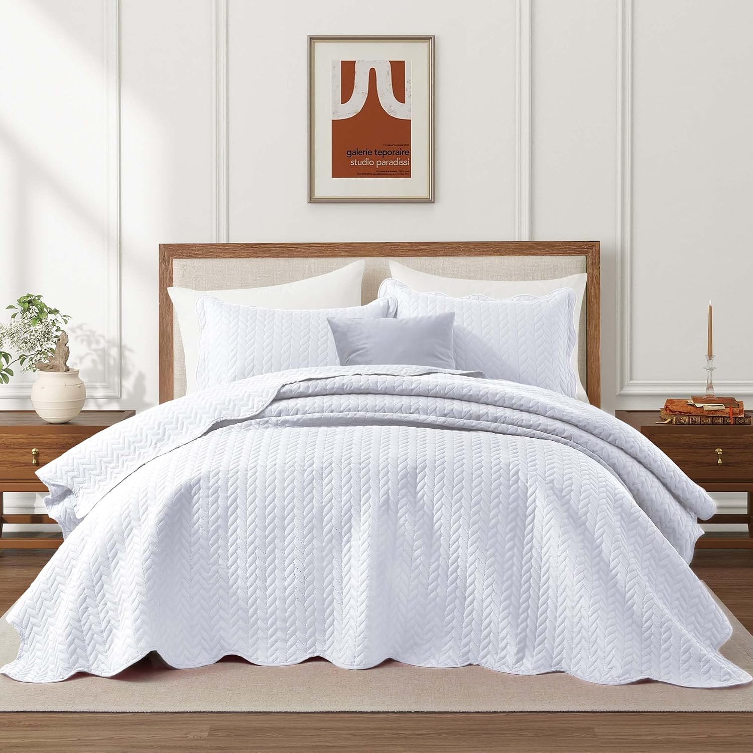 IR Imperial Rooms Queen Quilt Bedding Set (90' x 96') - Bulk Pack of 10 Wholesale for Hotels, Guest Bedroom & Airbnbs - Lightweight Microfiber Reversible Embossed Quilts Bedspreads (White)