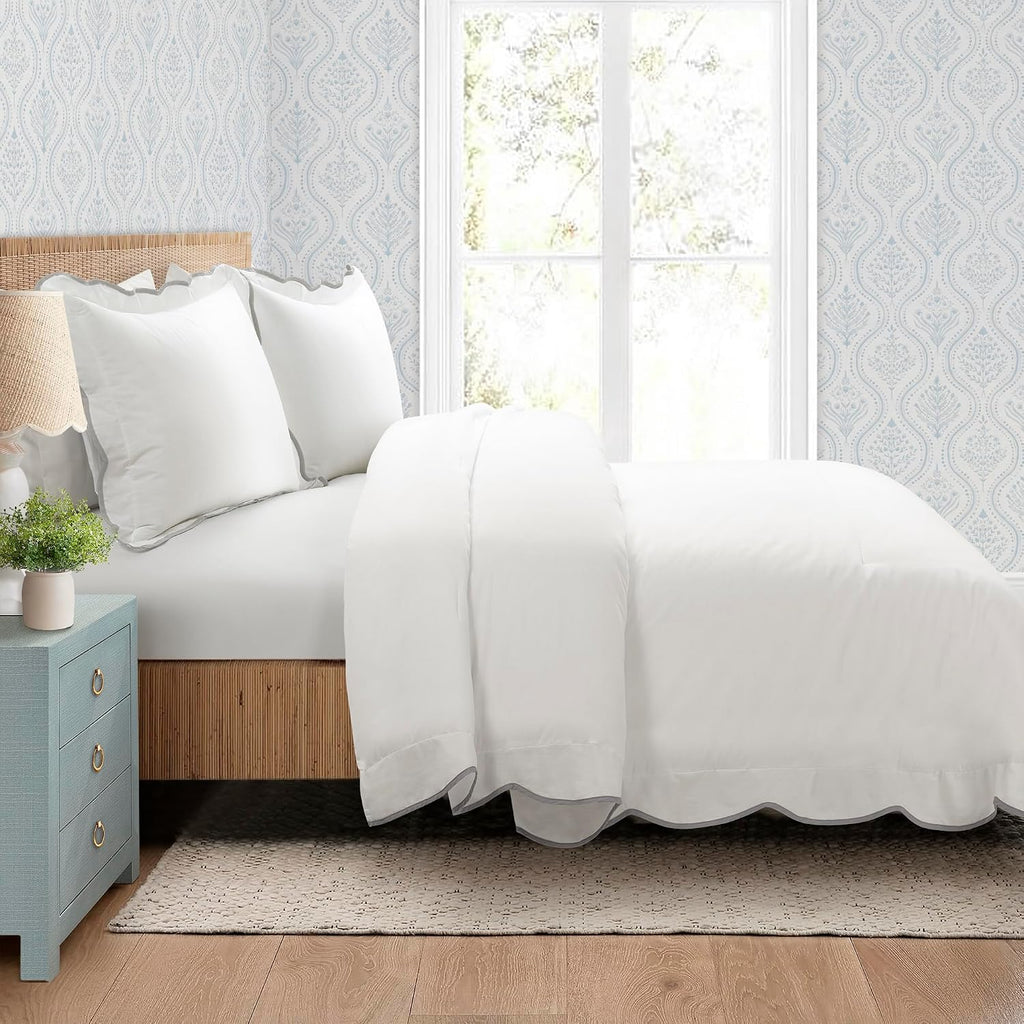 Lush Decor Coastal Chic Scalloped Edge Comforter Set, 3 Piece Set King/California King, Gray & White - King Bedding Set - White Comforter King Size - Coastal Decor